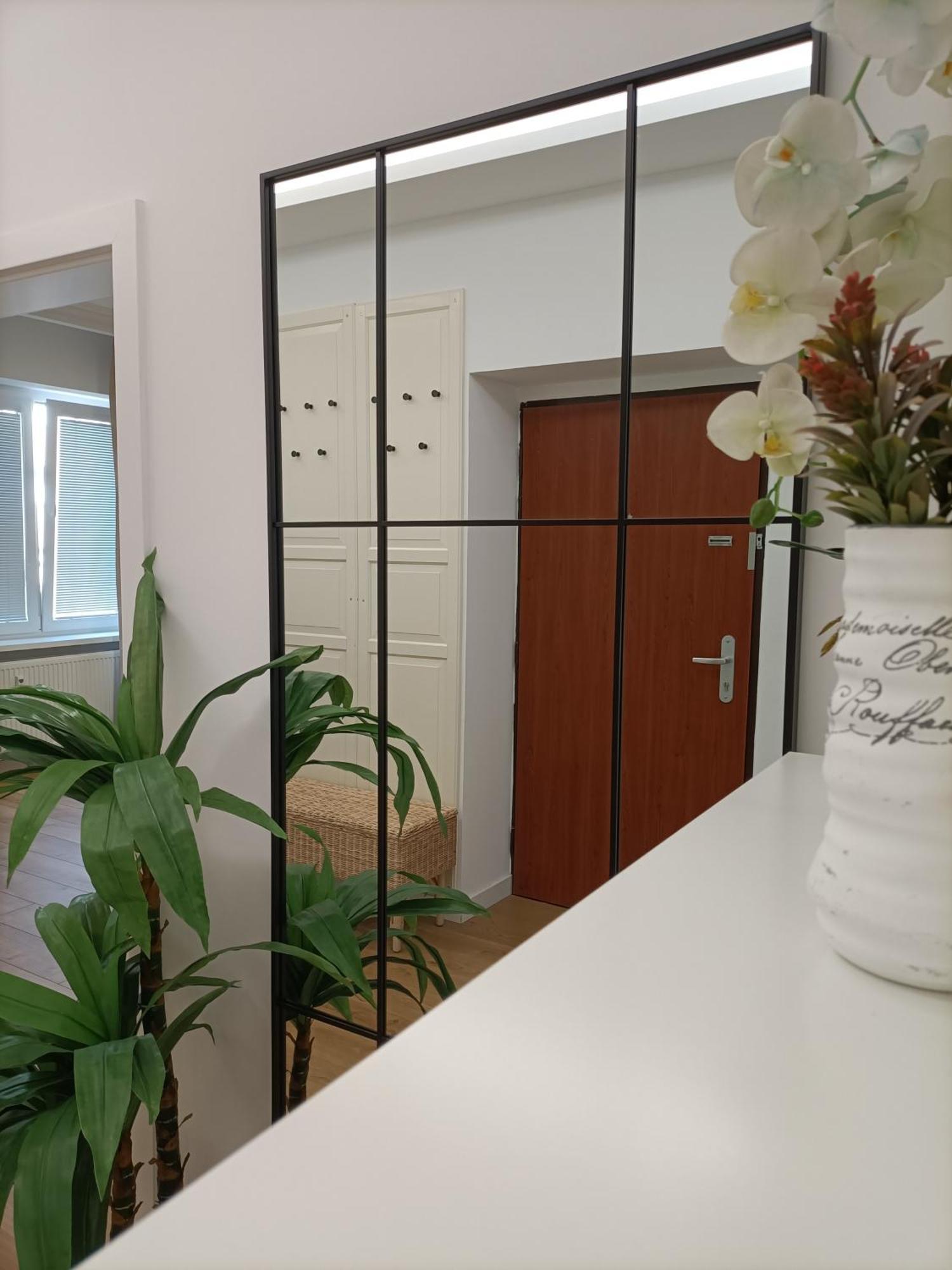 Old Town Apartment - 2 Bedrooms Μπρατισλάβα Εξωτερικό φωτογραφία